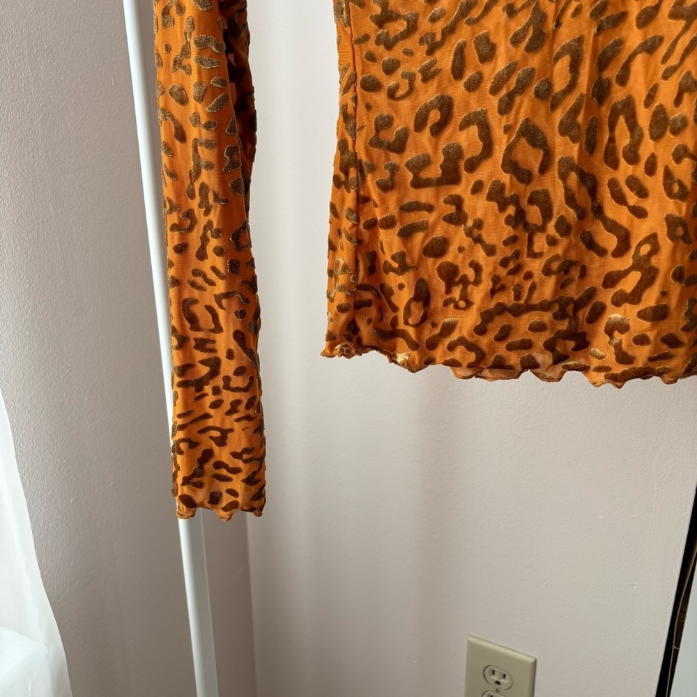 Urban Outfitters Out From Under Leopard Print Velvet Mock-Neck Top Small - Picture 5 of 11